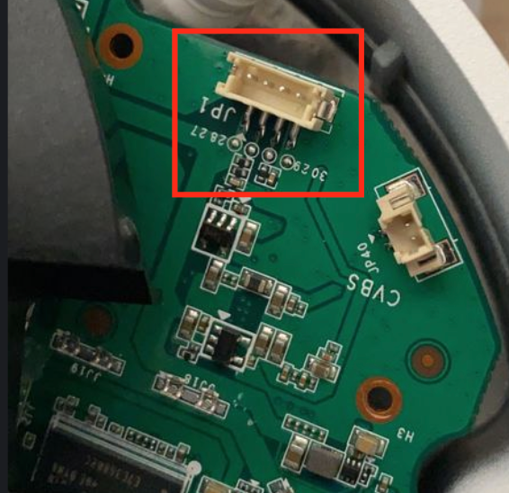 A closer view of the 4-pin Molex connector