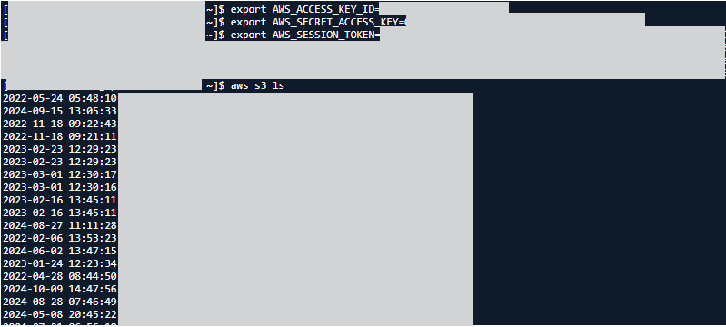 Pantalla en la que se muestra una lista de marcas de tiempo y líneas de comando, con parte de la información oculta por motivos de seguridad. El fondo es oscuro con texto blanco