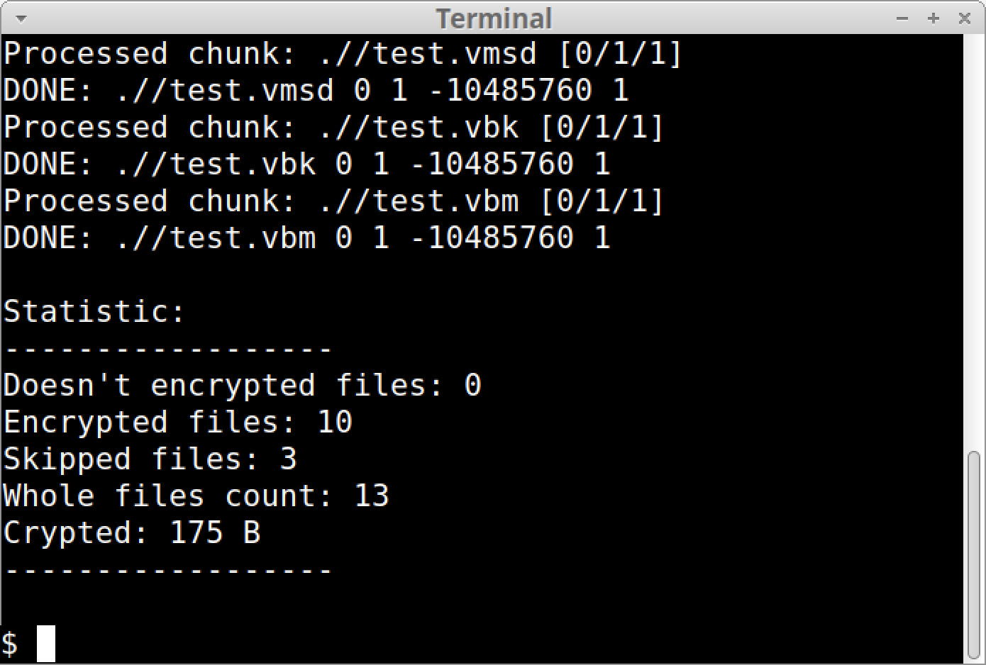 Captura de pantalla de una terminal que muestra el resultado de un proceso de descifrado de archivos, con una lista de estadísticas que incluye los archivos cifrados procesados, los archivos omitidos y el total de datos analizados.