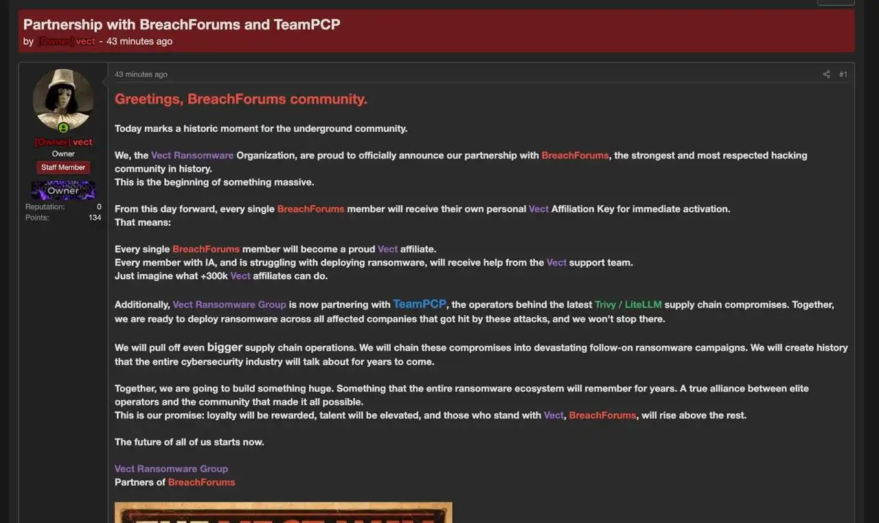 Capture d’écran d’un message publié sur un forum, annonçant un partenariat entre BreachForums et TeamPCP. Le message met en avant une collaboration destinée à renforcer leurs opérations. La publication apparaît sur une page à thème sombre, avec une typographie en rouge et blanc, en gras.